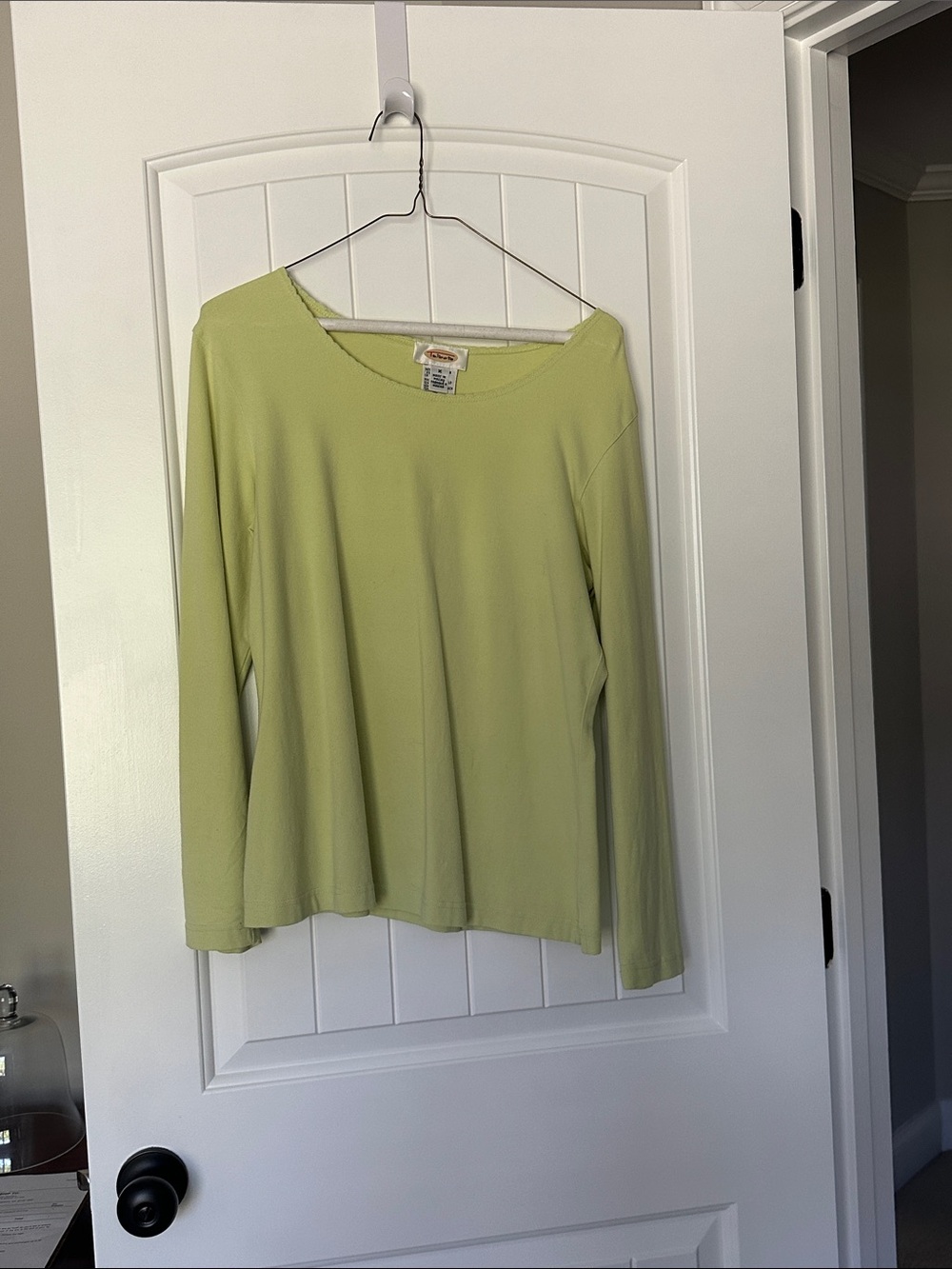 Light Lime Green Long-Sleeve Scoop Neck Top
